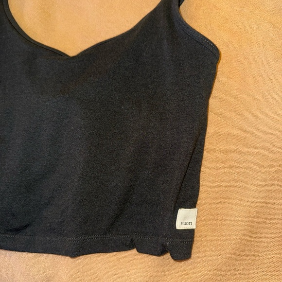 Vuori Workout Top - Picture 2 of 4